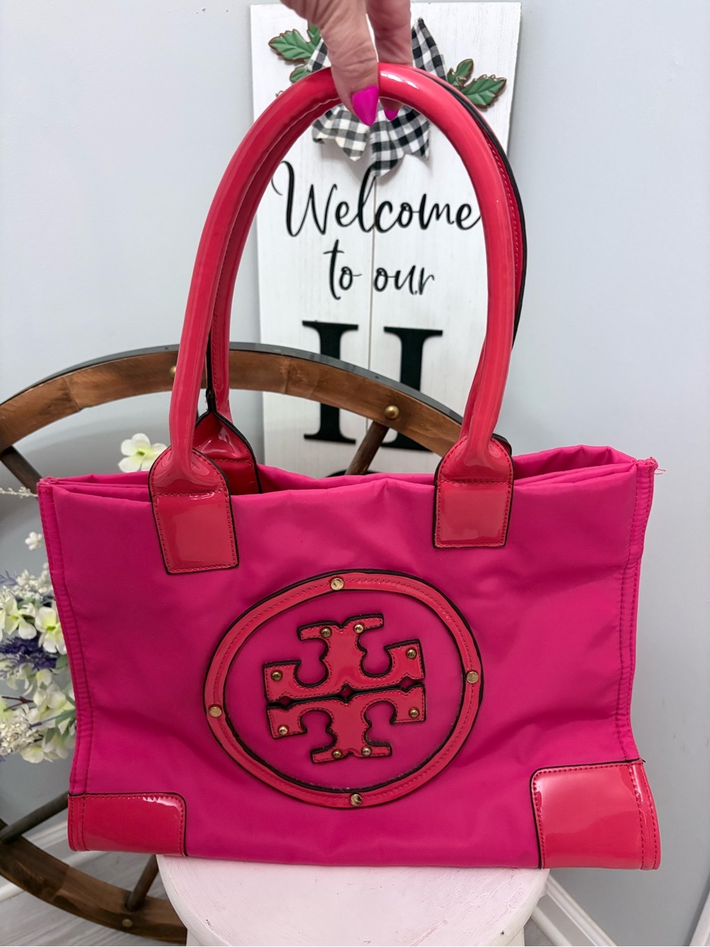 Tory Burch Pink Ella Tote Bag with Orangish color accents and Logo Medallion 🩷🧡